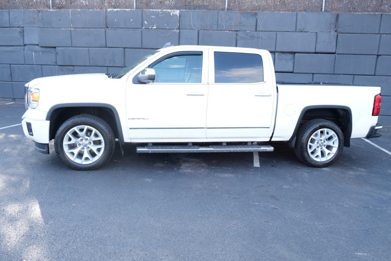 GMC Sierra 1500 4WD Crew Cab 143.5" Denali 2015