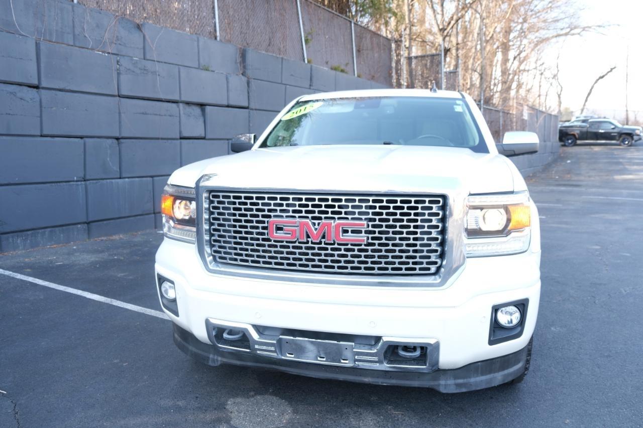 GMC Sierra 1500 4WD Crew Cab 143.5" Denali 2015