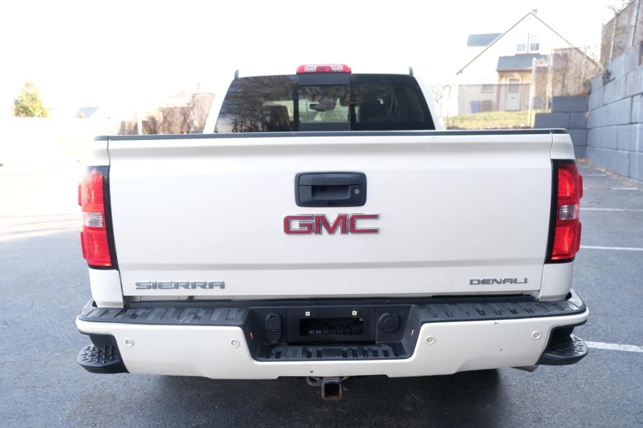 GMC Sierra 1500 4WD Crew Cab 143.5" Denali 2015