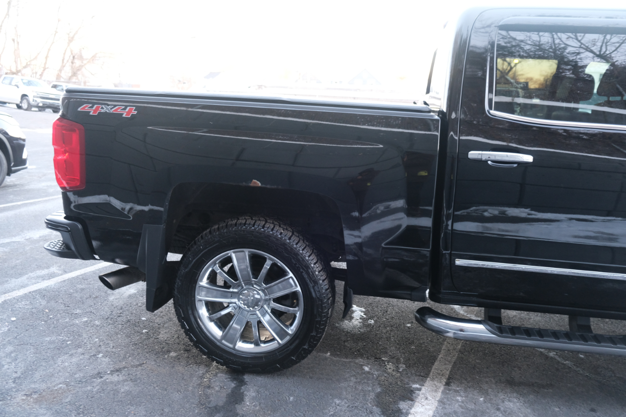 Chevrolet Silverado 1500 4WD Crew Cab 143.5" High Country 2017