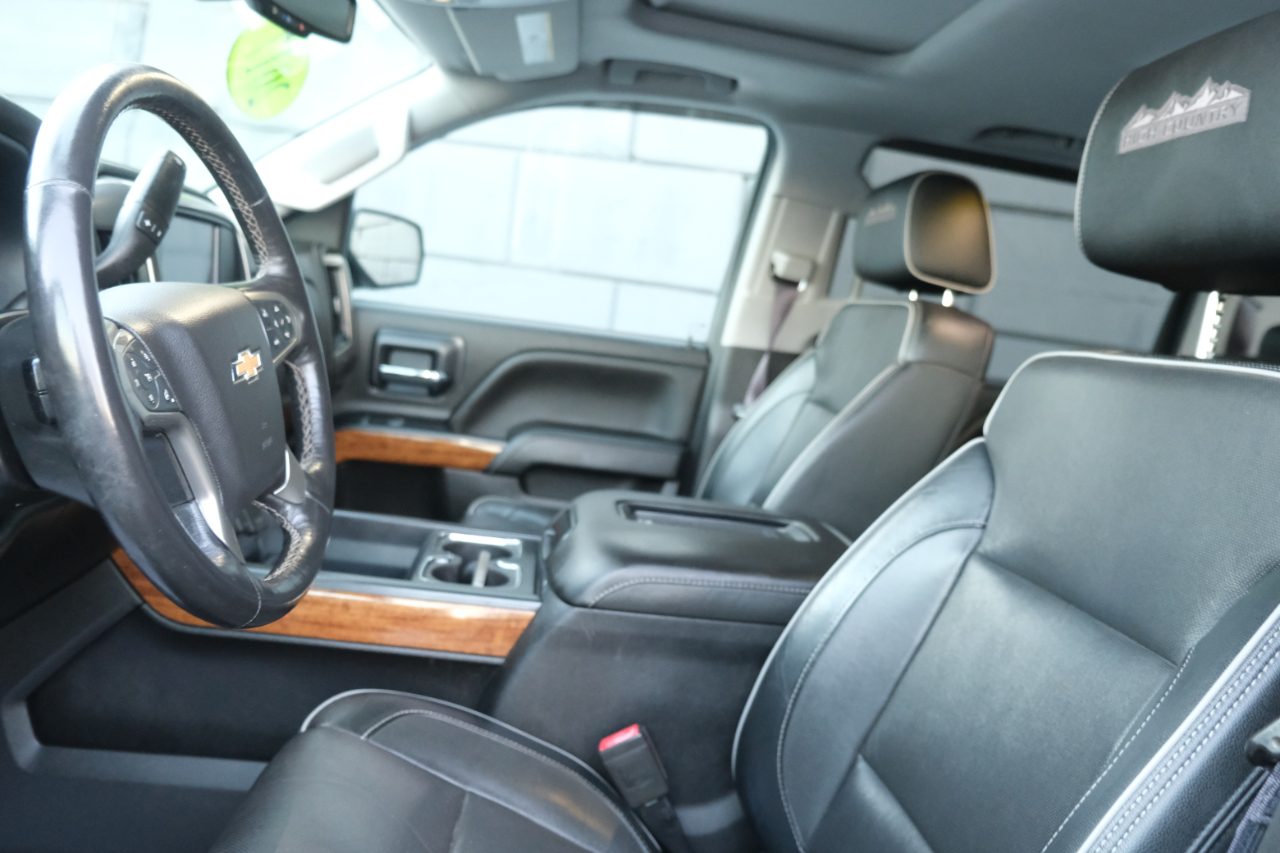Chevrolet Silverado 1500 4WD Crew Cab 143.5" High Country 2017