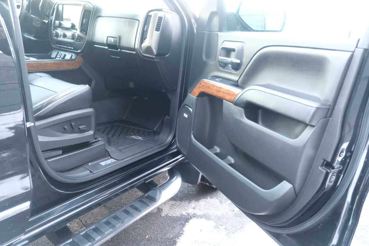 Chevrolet Silverado 1500 4WD Crew Cab 143.5" High Country 2017