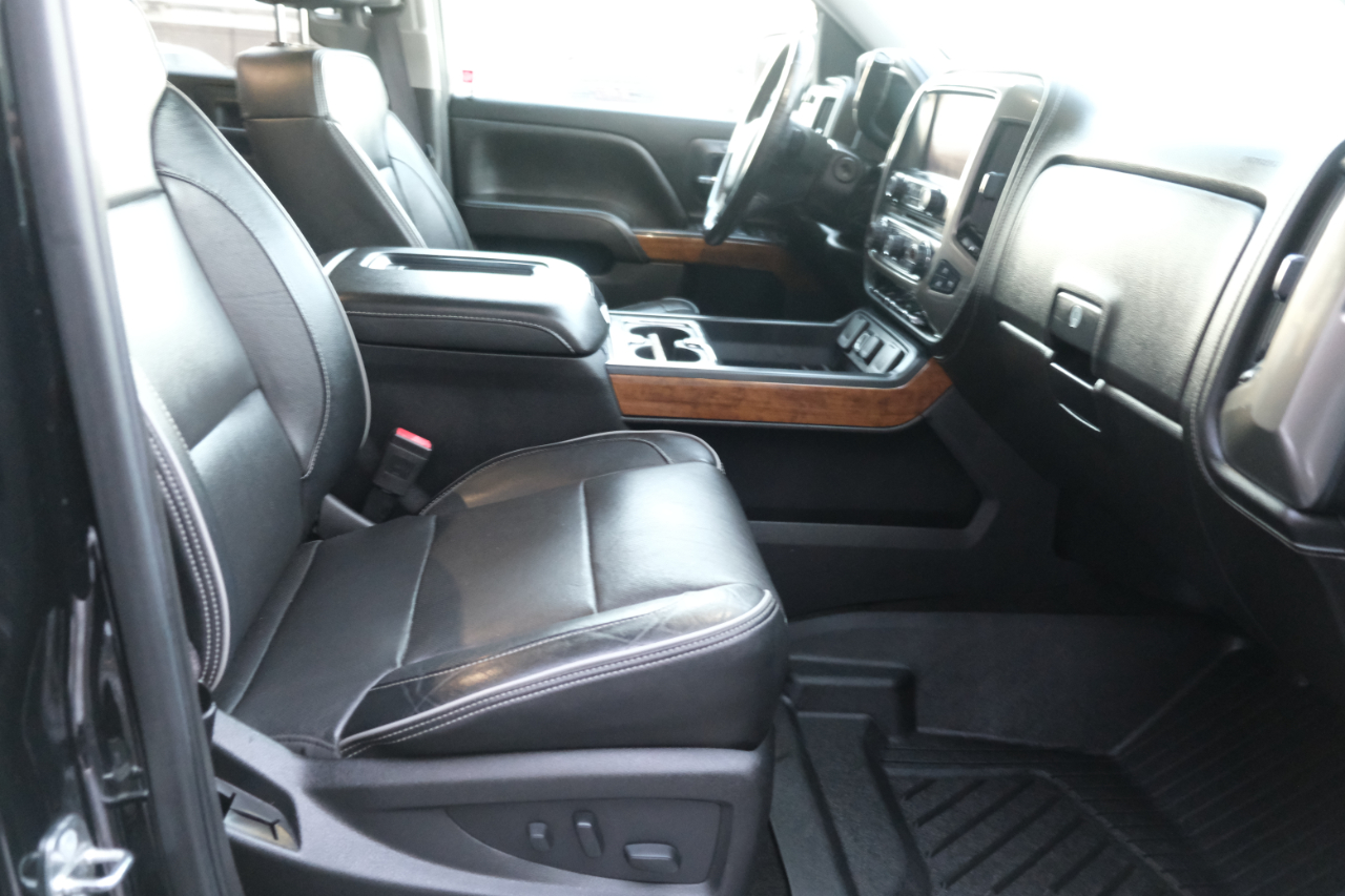 Chevrolet Silverado 1500 4WD Crew Cab 143.5" High Country 2017