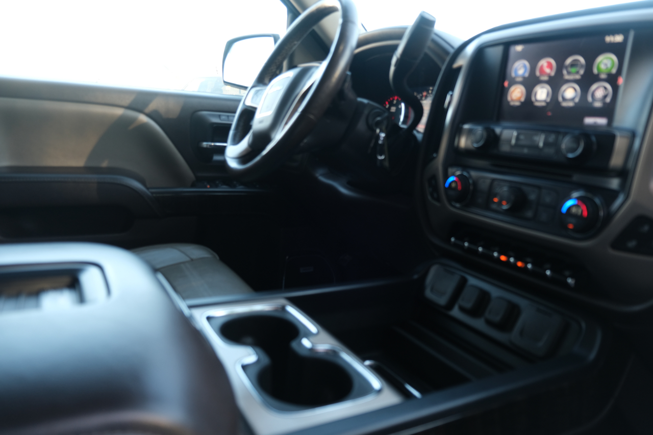 GMC Sierra 1500 4WD Crew Cab 143.5" Denali 2016