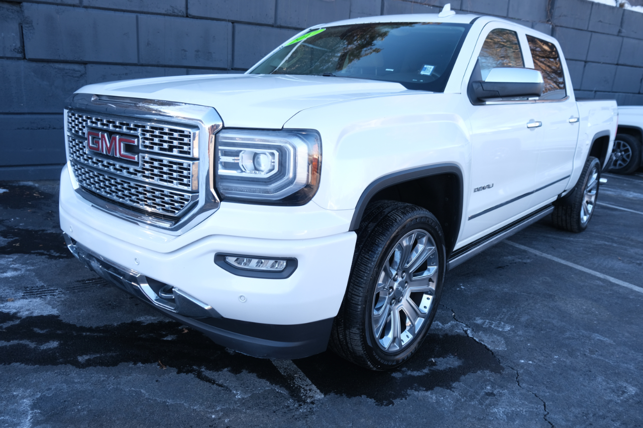 GMC Sierra 1500 4WD Crew Cab 143.5" Denali 2017