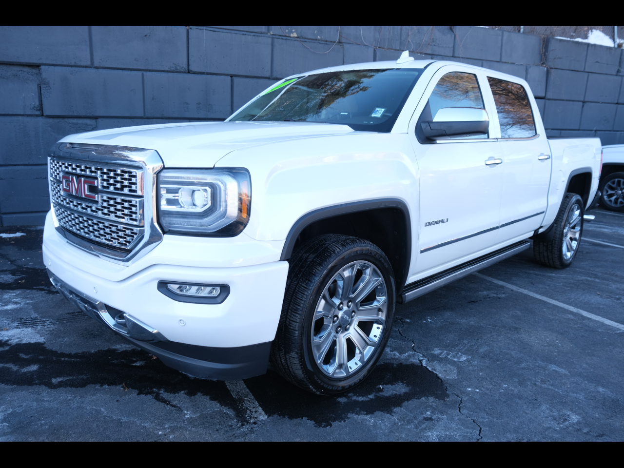 2017 GMC Sierra 1500 4WD Crew Cab 143.5" Denali