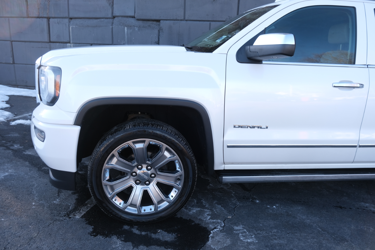 GMC Sierra 1500 4WD Crew Cab 143.5" Denali 2017