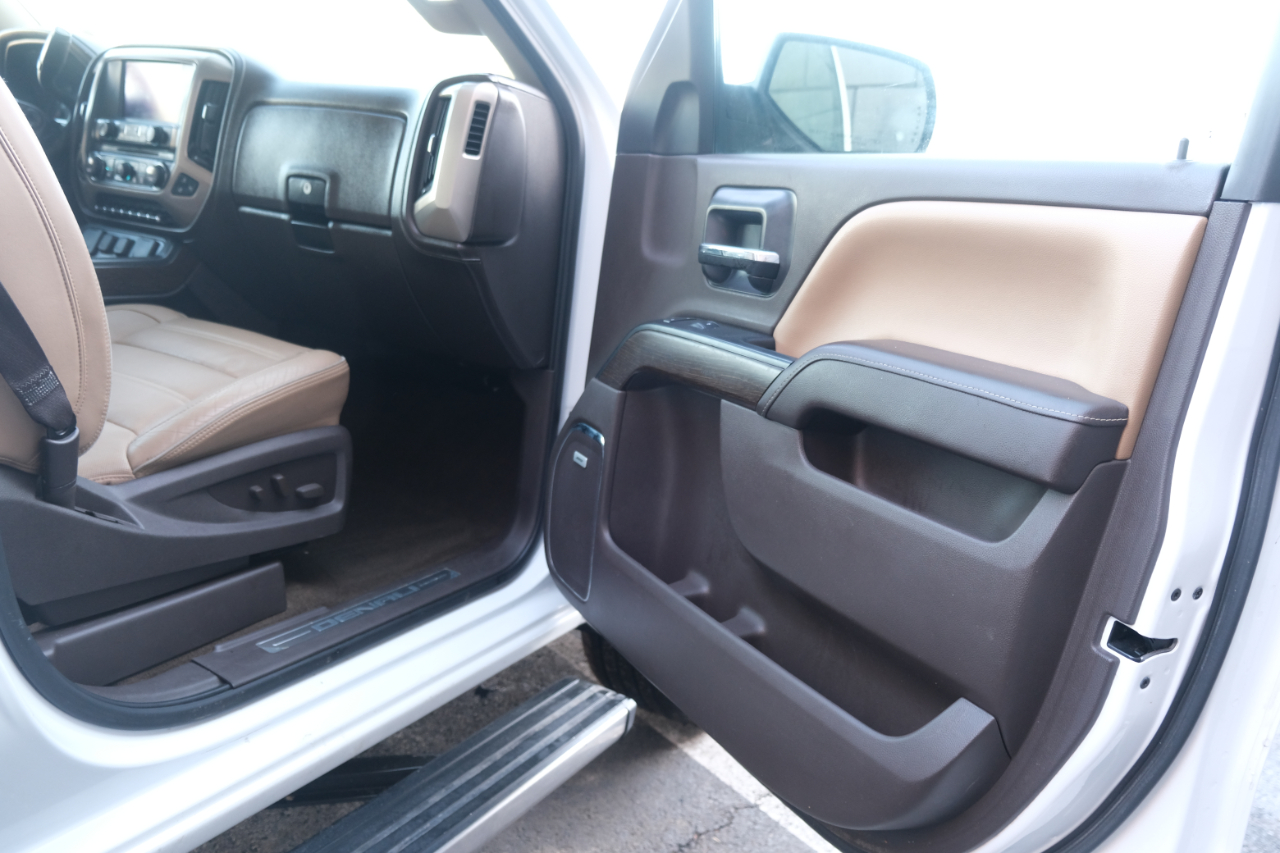 GMC Sierra 1500 4WD Crew Cab 143.5" Denali 2017