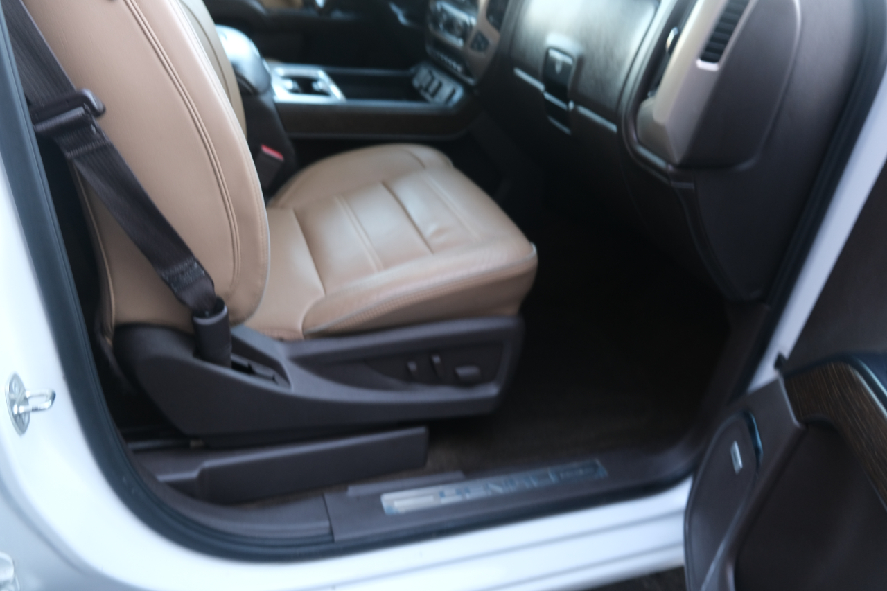 GMC Sierra 1500 4WD Crew Cab 143.5" Denali 2017