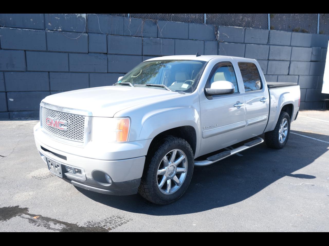 2008 GMC Sierra Denali AWD Crew Cab 143.5"