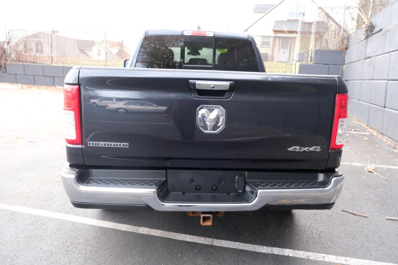 RAM 1500 Big Horn 4x4 Quad Cab 6'4" Box 2020
