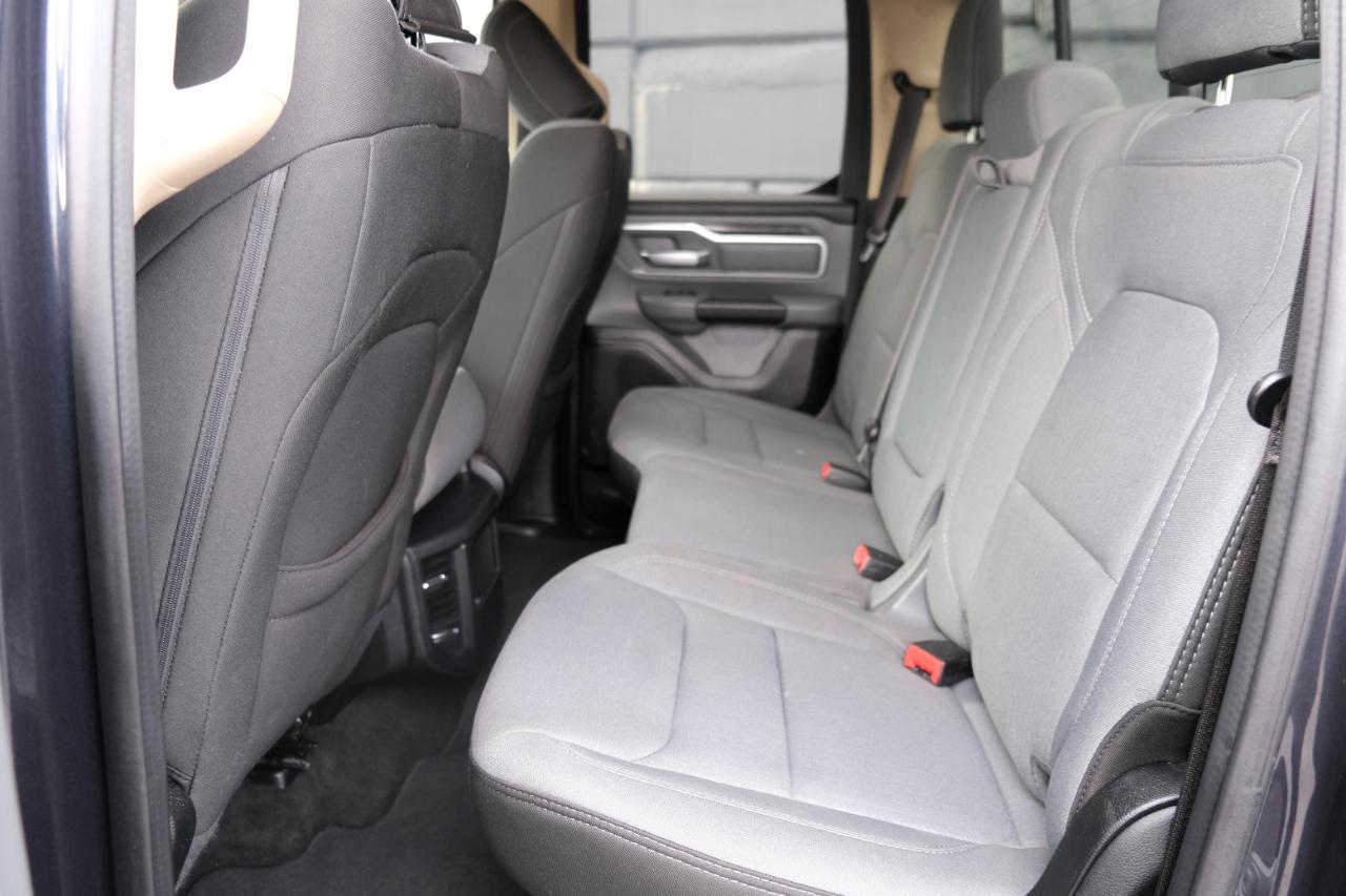 RAM 1500 Big Horn 4x4 Quad Cab 6'4" Box 2020