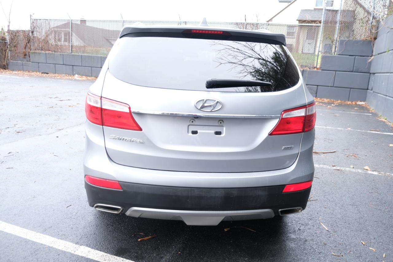 View vehicle photo 4