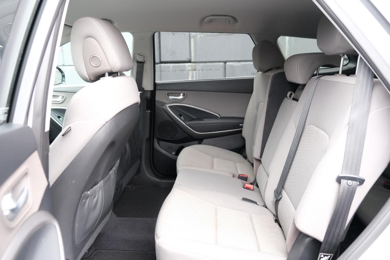 Hyundai Santa Fe AWD 4dr SE 2016