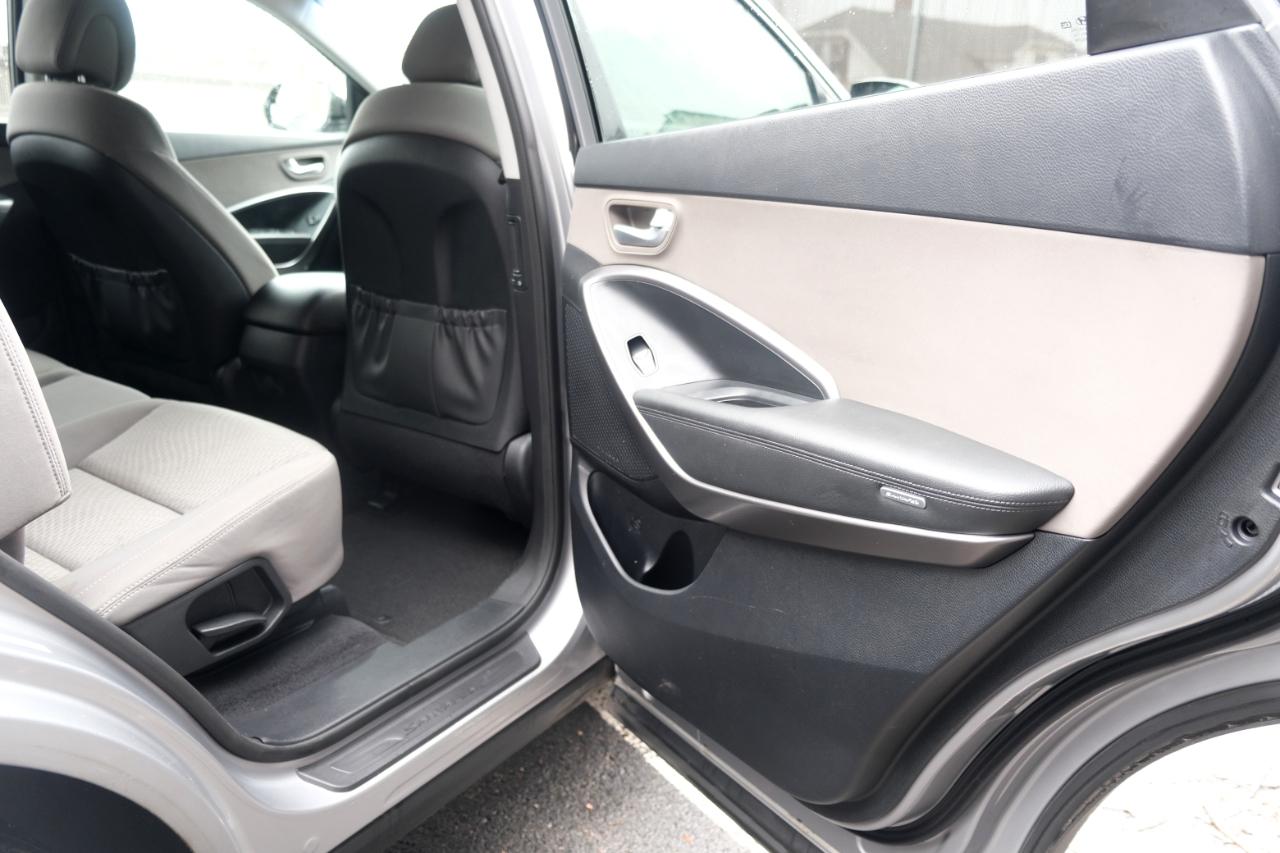 Hyundai Santa Fe AWD 4dr SE 2016