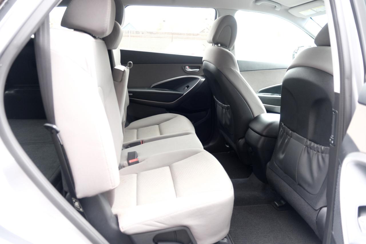 Hyundai Santa Fe AWD 4dr SE 2016