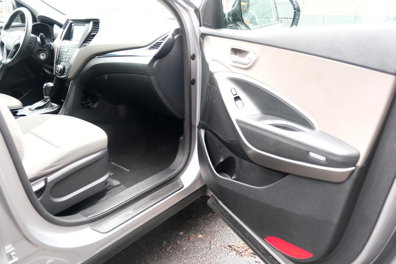 Hyundai Santa Fe AWD 4dr SE 2016