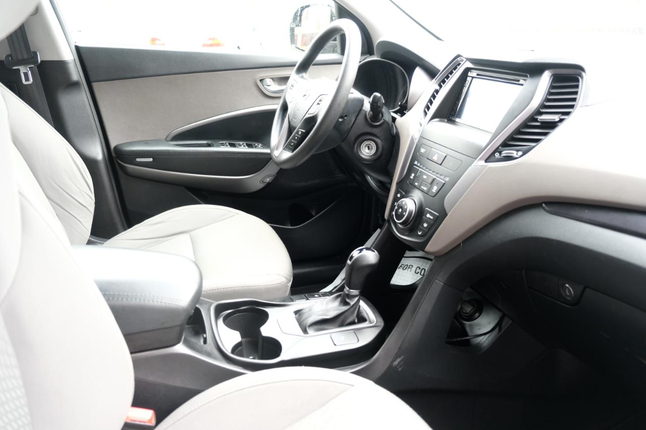 Hyundai Santa Fe AWD 4dr SE 2016