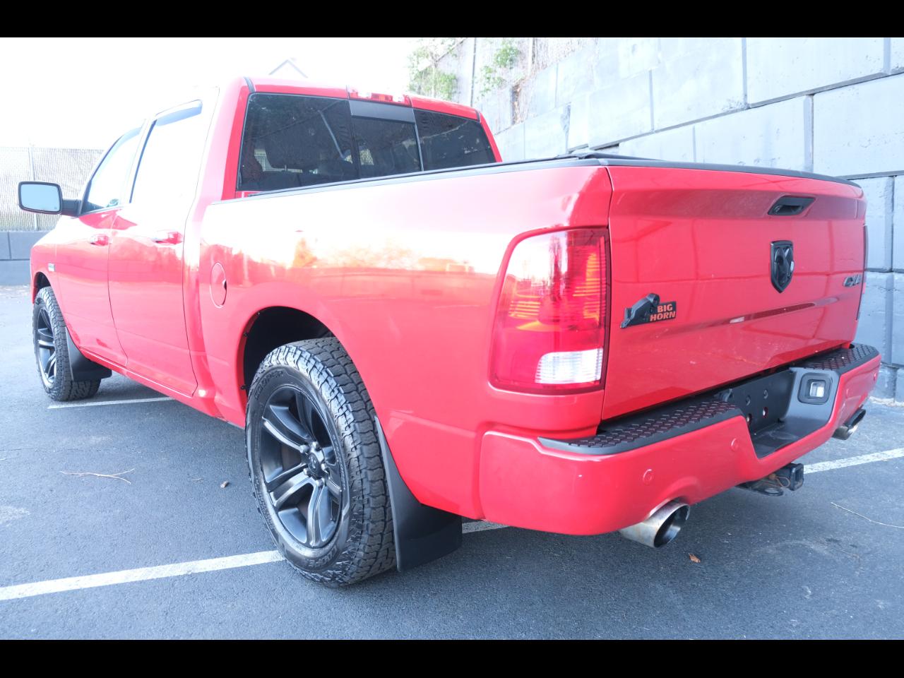 2016 RAM 1500 4WD Crew Cab 140.5" Big Horn