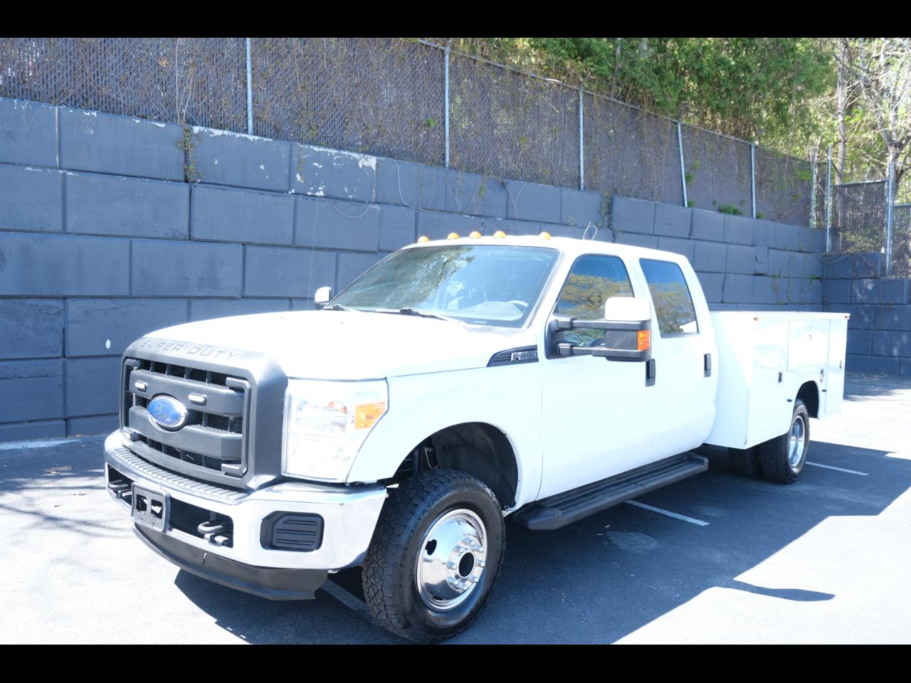 2013 Ford Super Duty F-350 DRW 4WD Crew Cab 176" WB 60" CA XL
