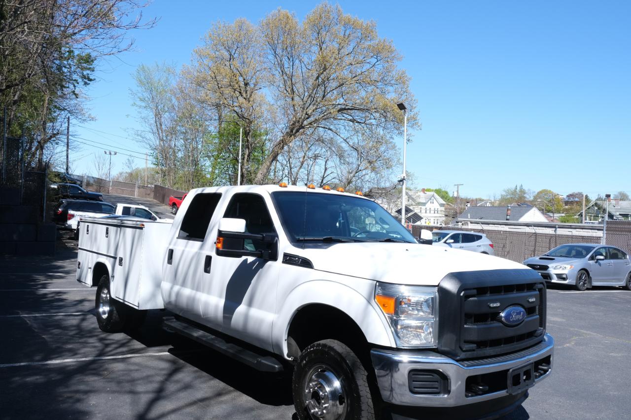Ford Super Duty F-350 DRW 4WD Crew Cab 176" WB 60" CA Lariat 2013
