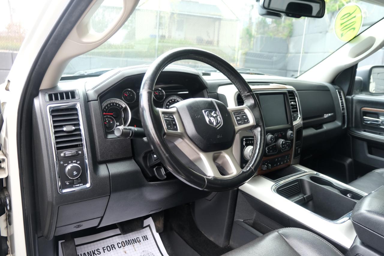 RAM 1500 4WD Crew Cab 149" Laramie 2016
