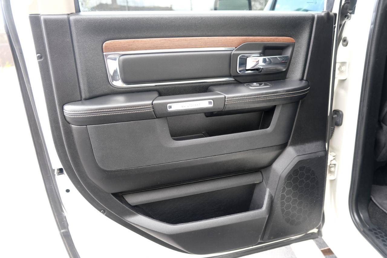 RAM 1500 4WD Crew Cab 149" Laramie 2016