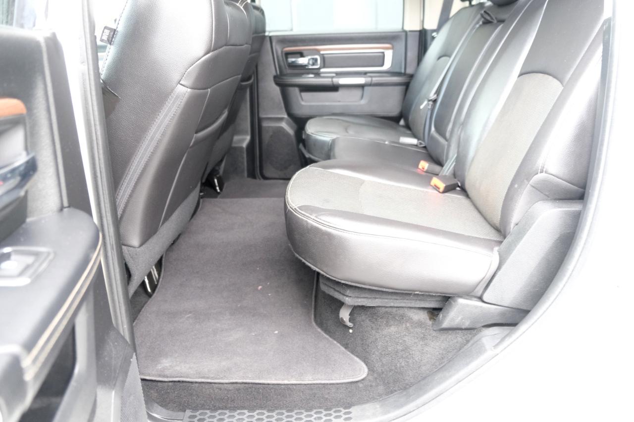 RAM 1500 4WD Crew Cab 149" Laramie 2016