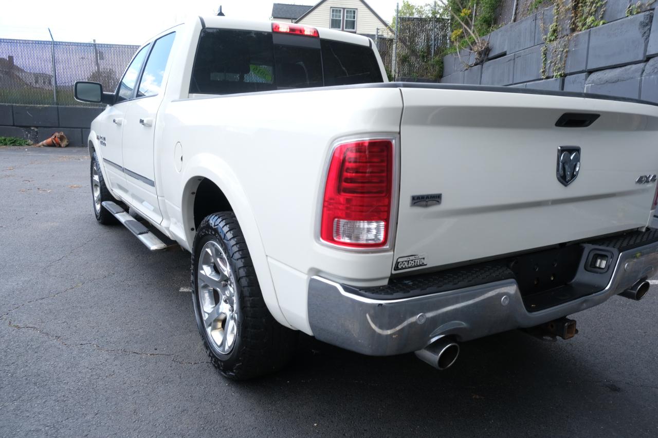 RAM 1500 4WD Crew Cab 149" Laramie 2016