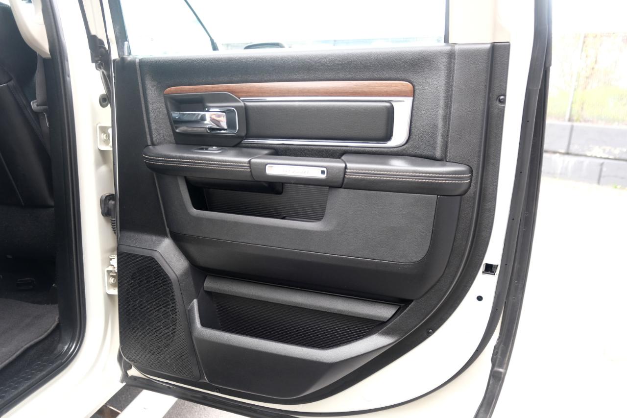 RAM 1500 4WD Crew Cab 149" Laramie 2016