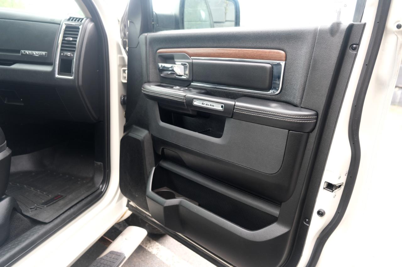 RAM 1500 4WD Crew Cab 149" Laramie 2016