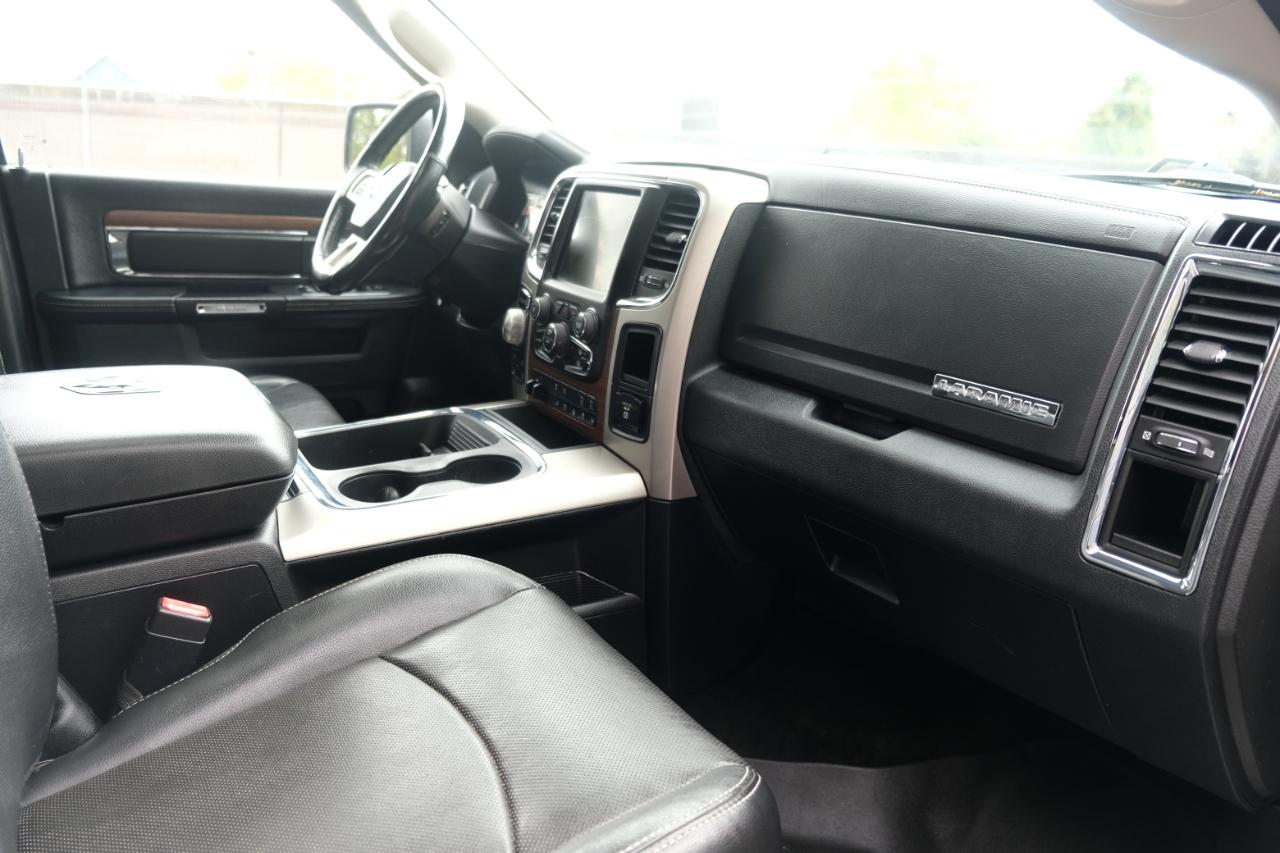 RAM 1500 4WD Crew Cab 149" Laramie 2016