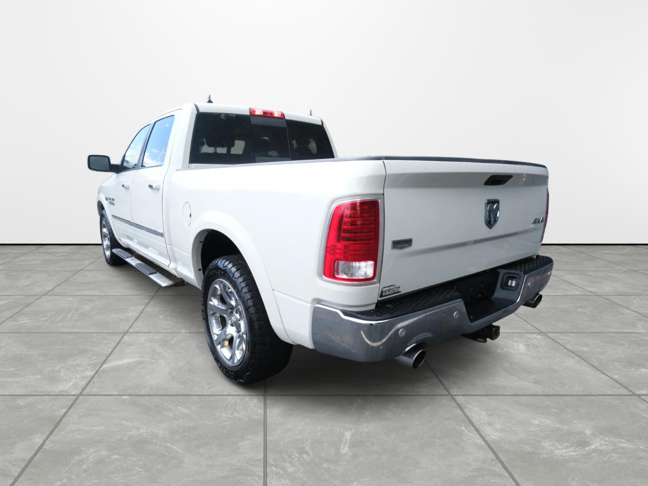 RAM 1500 4WD Crew Cab 149" Laramie 2016