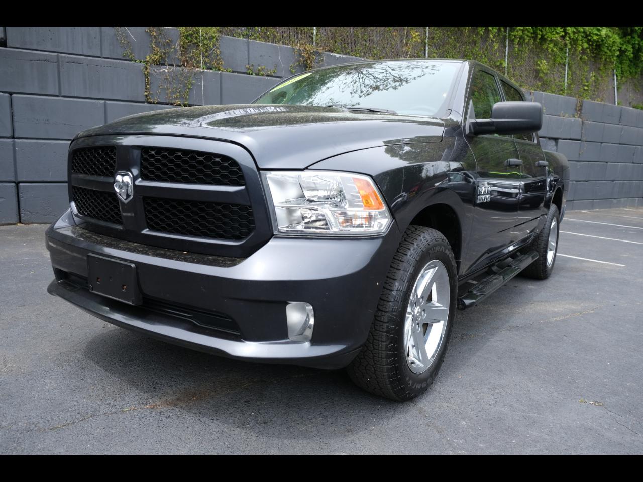 2017 RAM 1500 Express 4x4 Crew Cab 5'7" Box