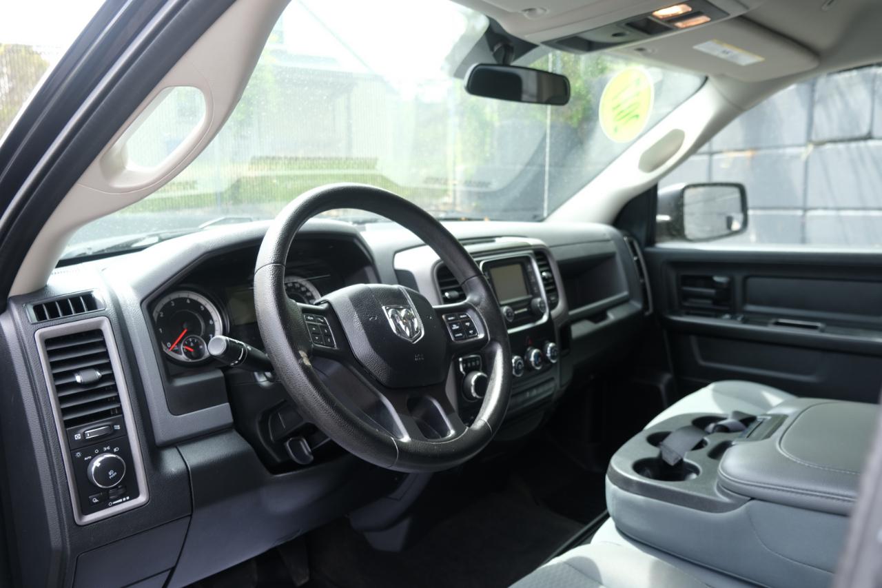 RAM 1500 Express 4x4 Crew Cab 5'7" Box 2017