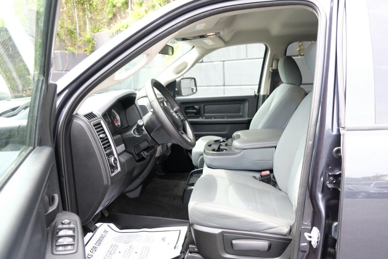 RAM 1500 Express 4x4 Crew Cab 5'7" Box 2017