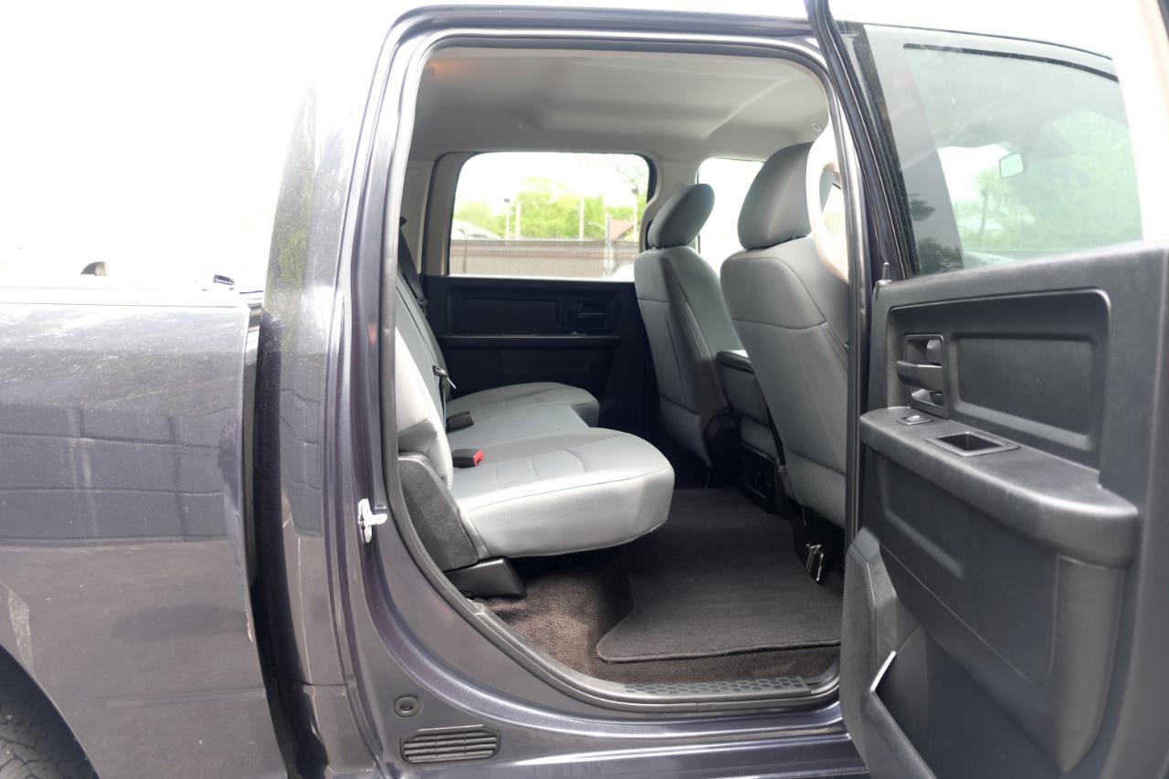 RAM 1500 Express 4x4 Crew Cab 5'7" Box 2017