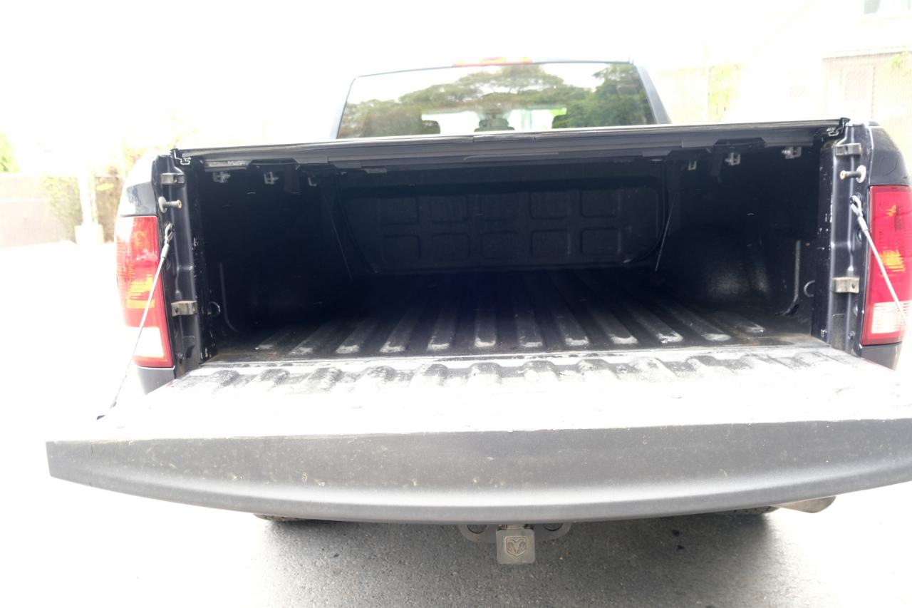 RAM 1500 Express 4x4 Crew Cab 5'7" Box 2017