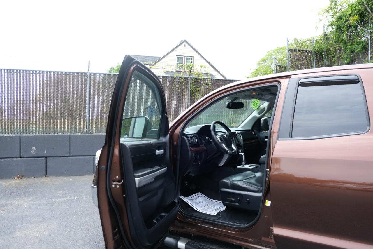 Toyota Tundra 4WD Truck Double Cab 5.7L V8 6-Spd AT LTD (Natl) 2016