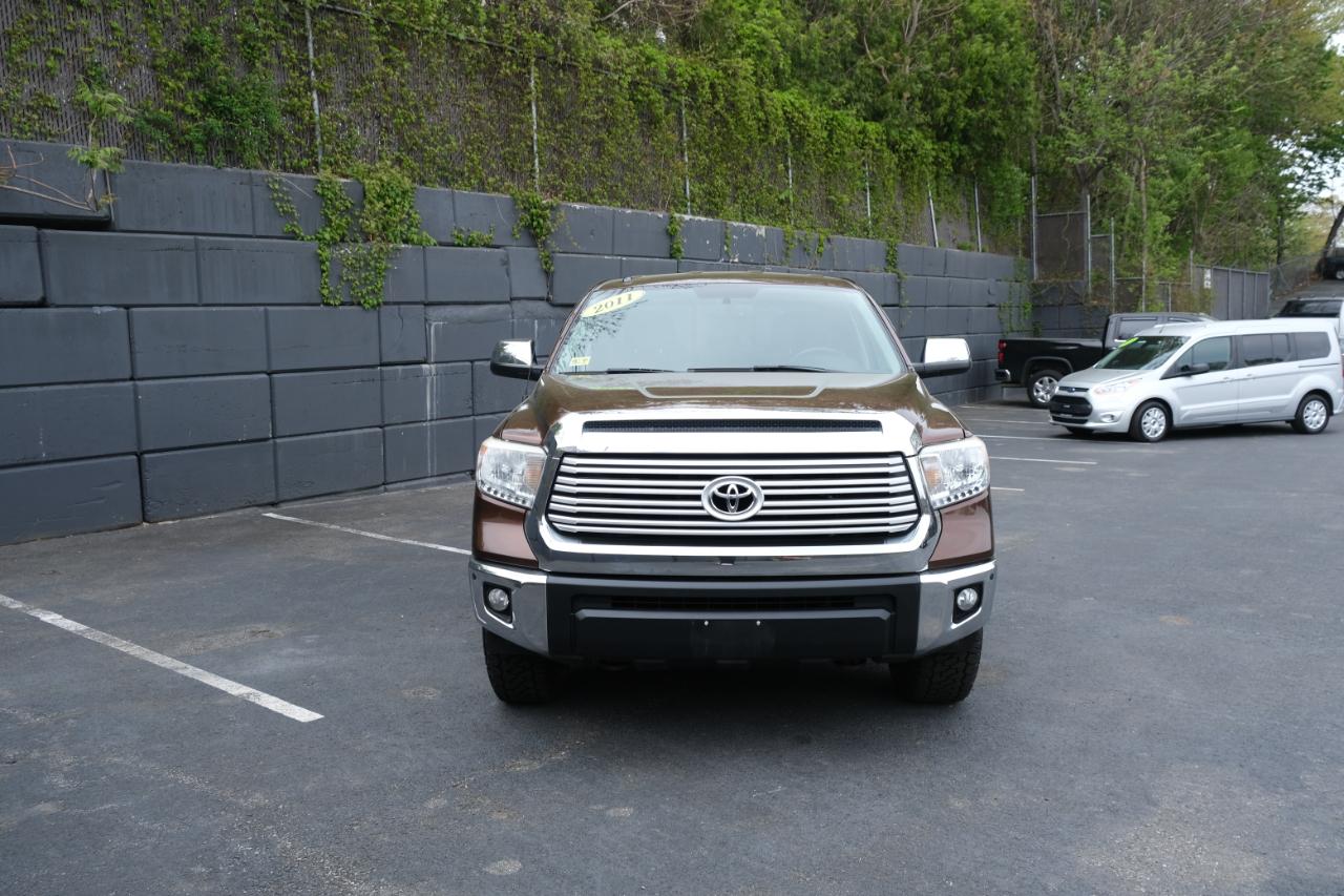 Toyota Tundra 4WD Truck Double Cab 5.7L V8 6-Spd AT LTD (Natl) 2016