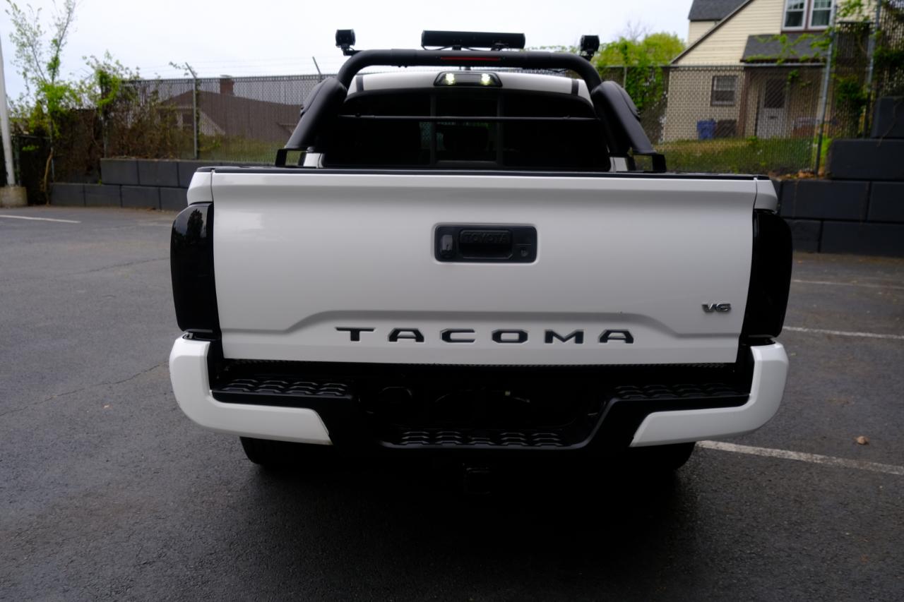 Toyota Tacoma 2WD Double Cab V6 AT SR5 (Natl) 2016