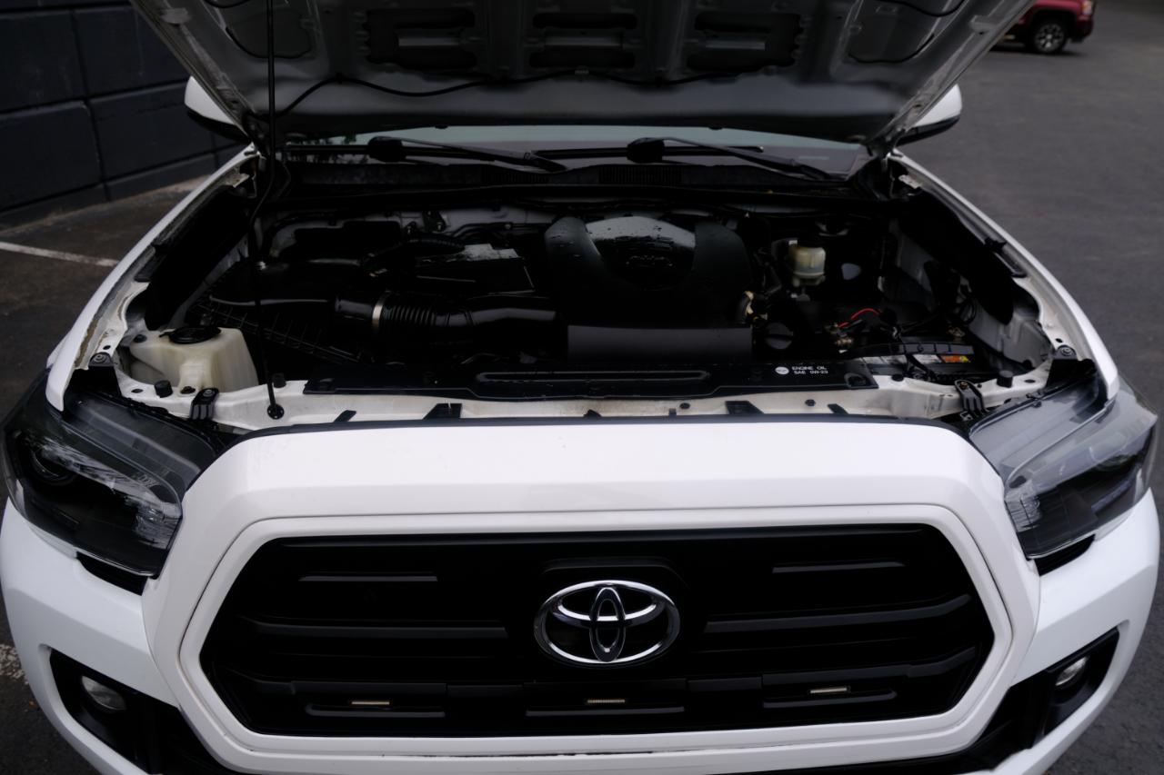 Toyota Tacoma 2WD Double Cab V6 AT SR5 (Natl) 2016