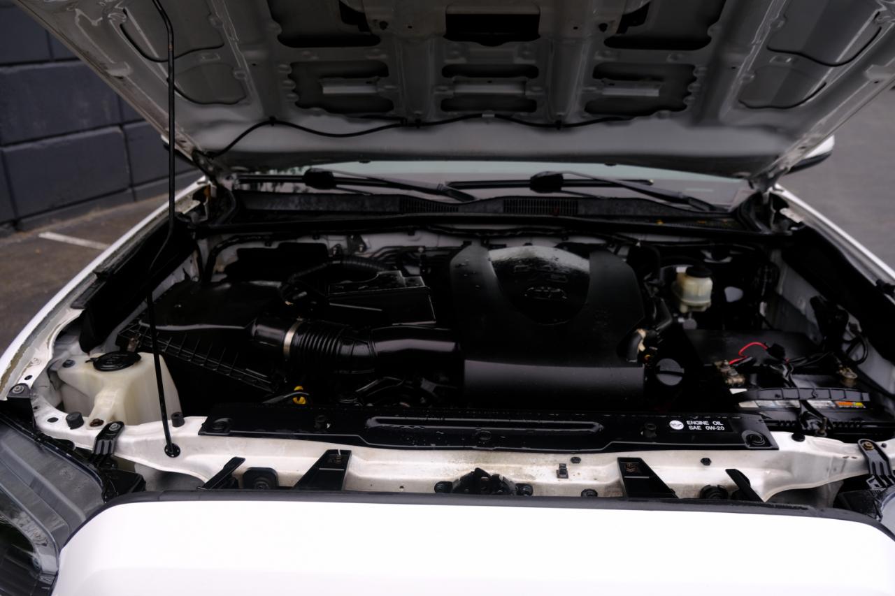 Toyota Tacoma 2WD Double Cab V6 AT SR5 (Natl) 2016