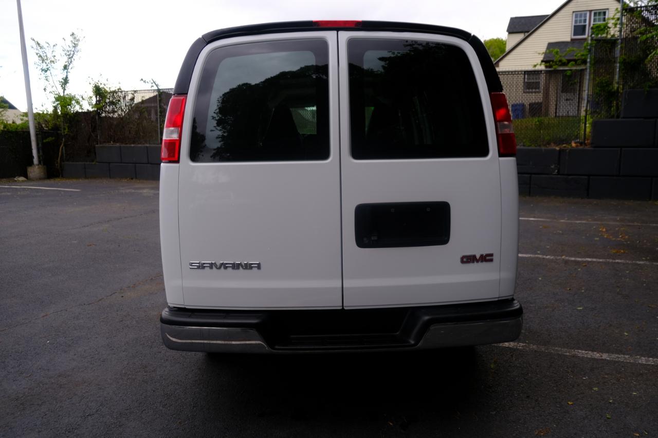 GMC Savana Cargo Van RWD 2500 135" 2017