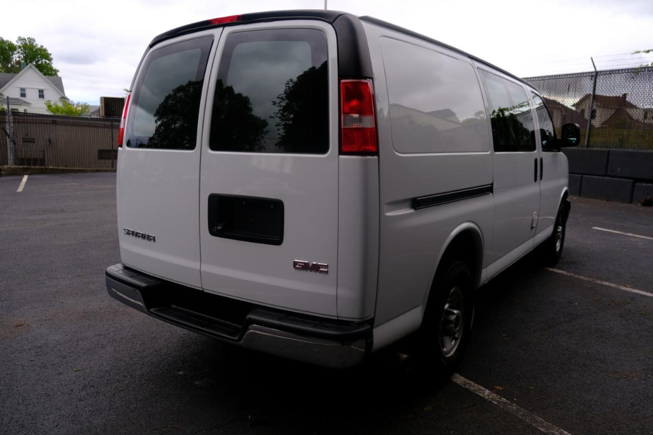 GMC Savana Cargo Van RWD 2500 135" 2017