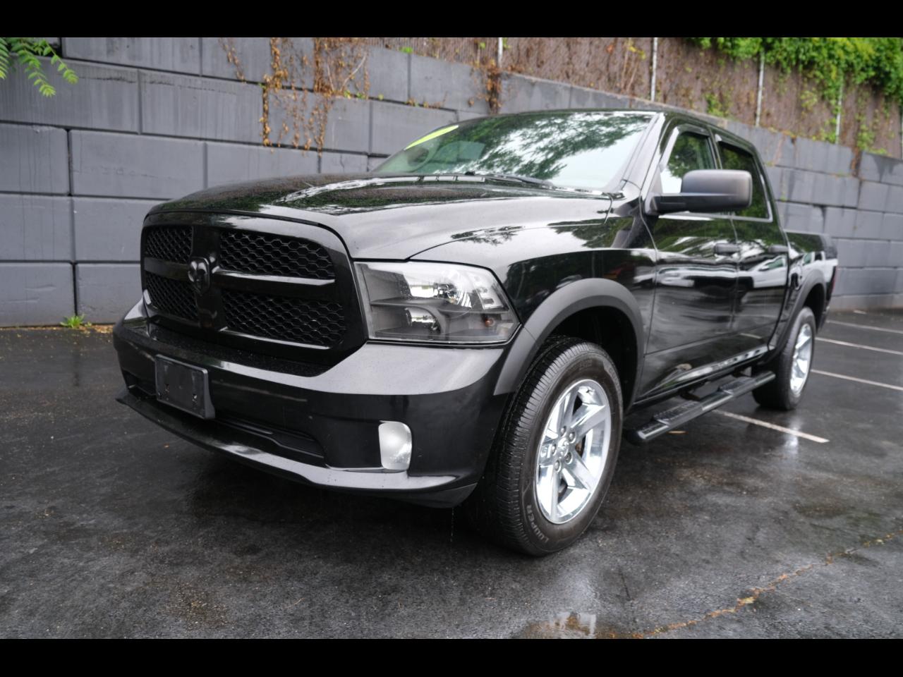2014 RAM 1500 4WD Crew Cab 140.5" Express