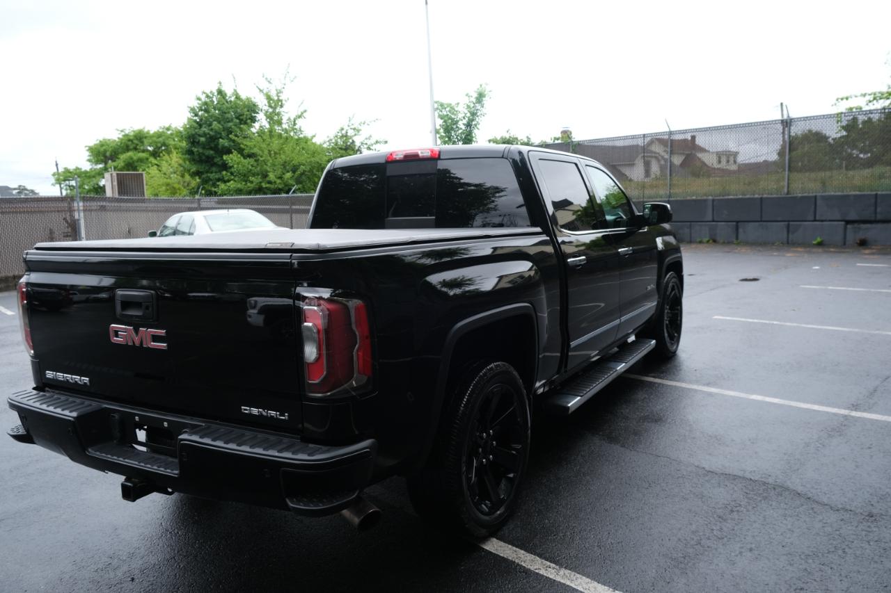 GMC Sierra 1500 4WD Crew Cab 143.5" Denali 2017