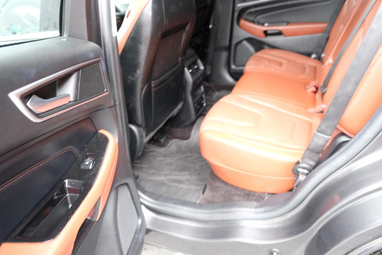 Ford Edge 4dr Titanium AWD 2016