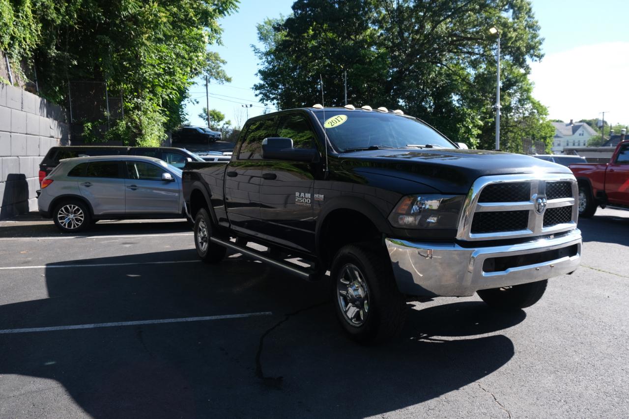 RAM 2500 Tradesman 4x4 Crew Cab 6'4" Box 2017