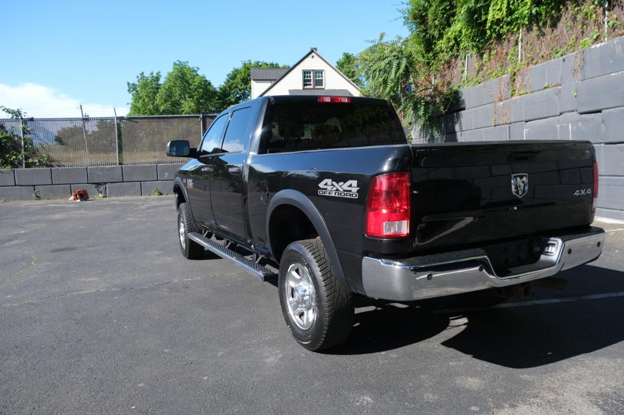 RAM 2500 Tradesman 4x4 Crew Cab 6'4" Box 2017